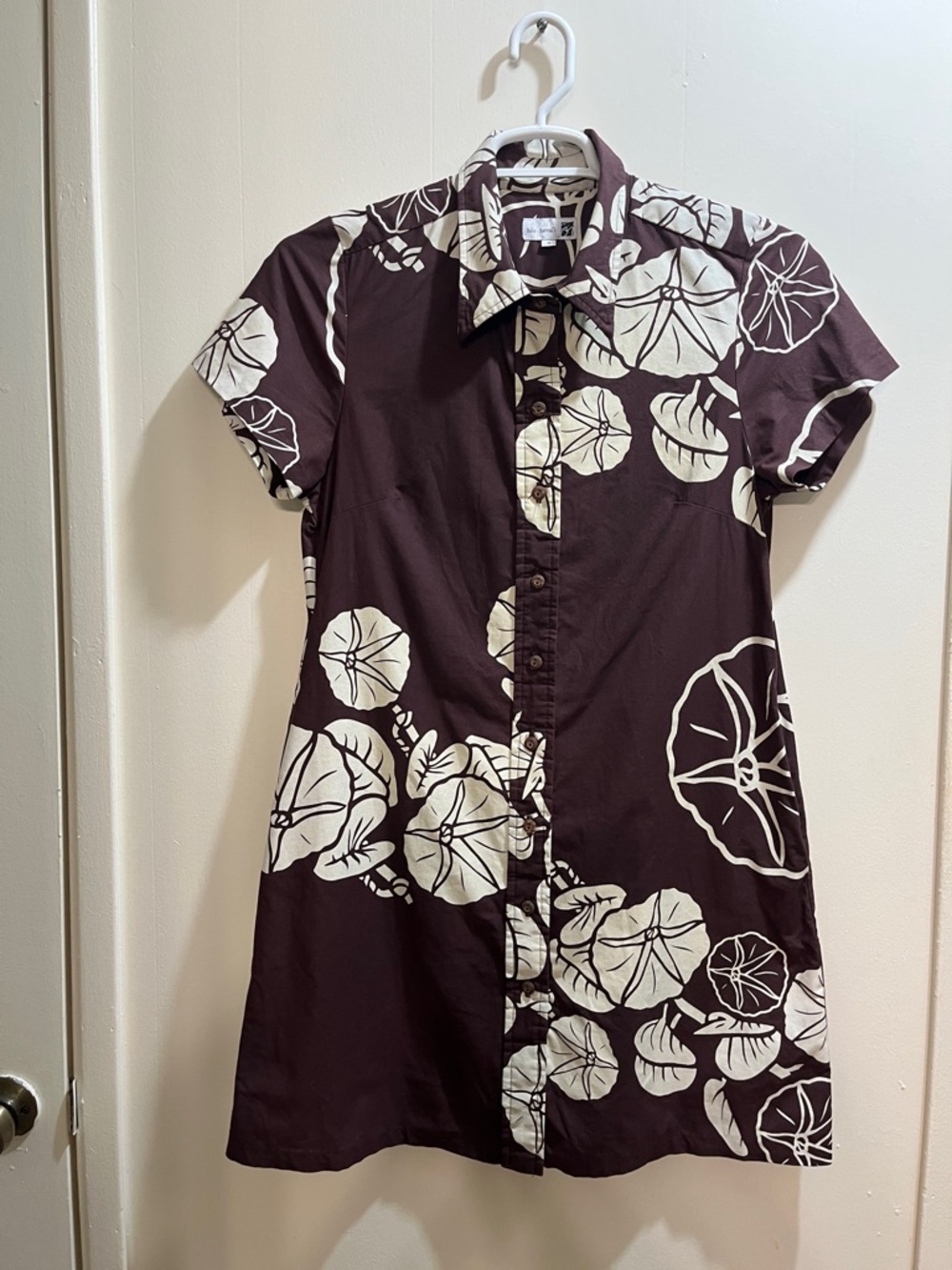 Sig Zane Women’s (M) Kalo Print Button Down Dress in good condition